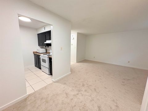 Tiny photo for 1530 LIVE OAK Drive #B3, Tallahassee, FL 32301 (MLS # 395712)