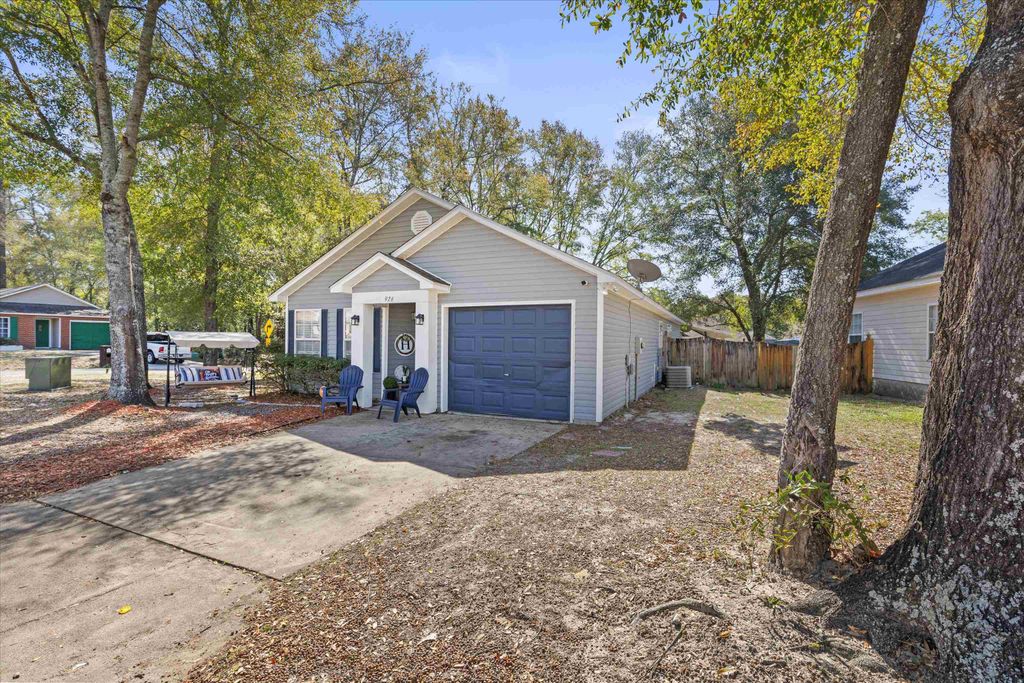 Photo of 926 Balkin Road, Tallahassee, FL 32305 (MLS # 396949)