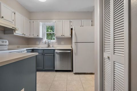 Tiny photo for 1200 Cross Creek Way #5, Tallahassee, FL 32301 (MLS # 399851)