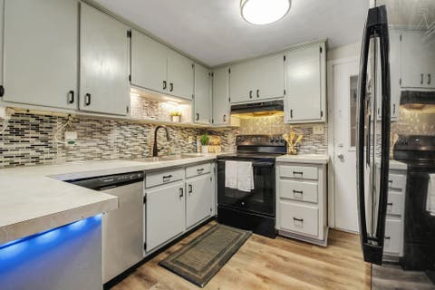 Tiny photo for 2009 WOODSTOCK Lane, Tallahassee, FL 32303 (MLS # 400938)
