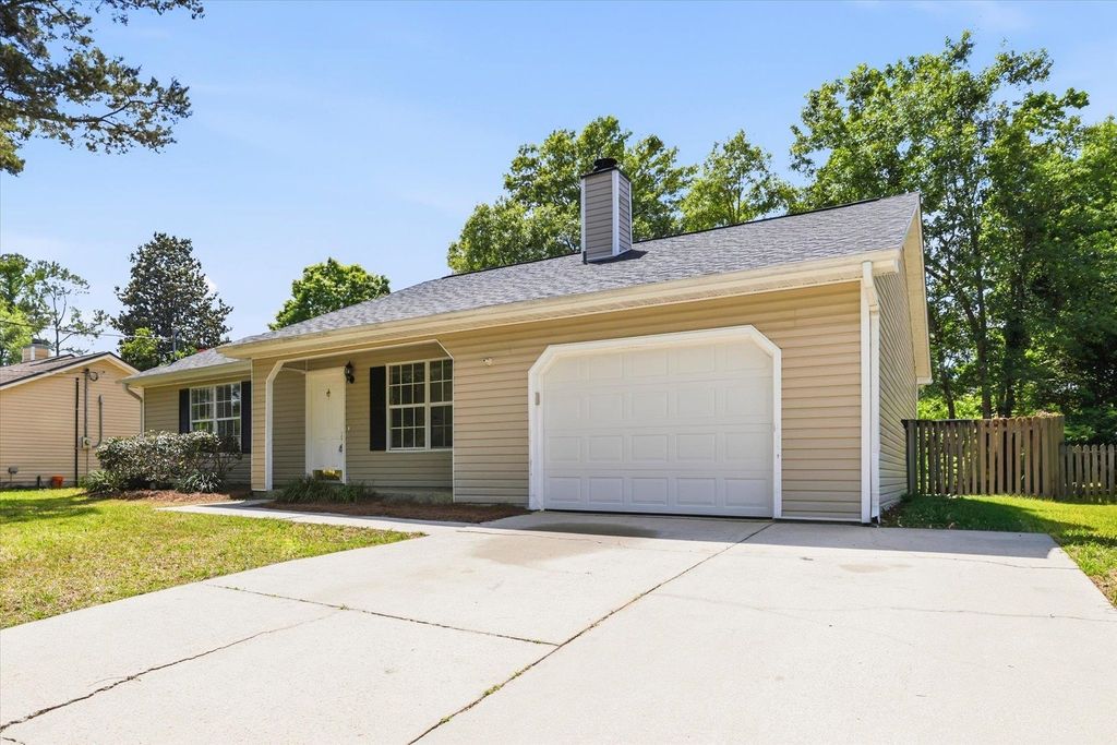 Photo of 3288 Garcia Drive Dr, Tallahassee, FL 32309 (MLS # 398688)