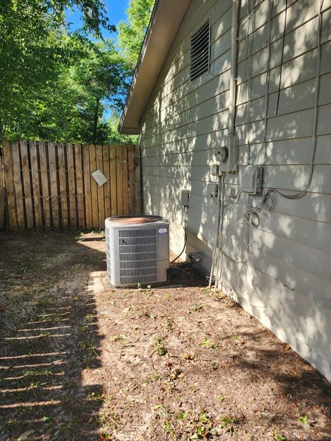 Tiny photo for 805 Greenleaf Drive, Tallahassee, FL 32305 (MLS # 398739)