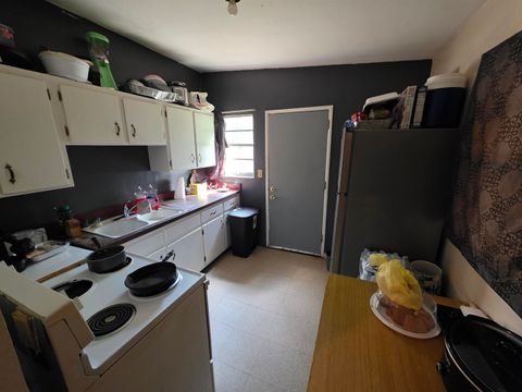 Tiny photo for 755 W 4Th Avenue #-, Tallahassee, FL 32304 (MLS # 392581)