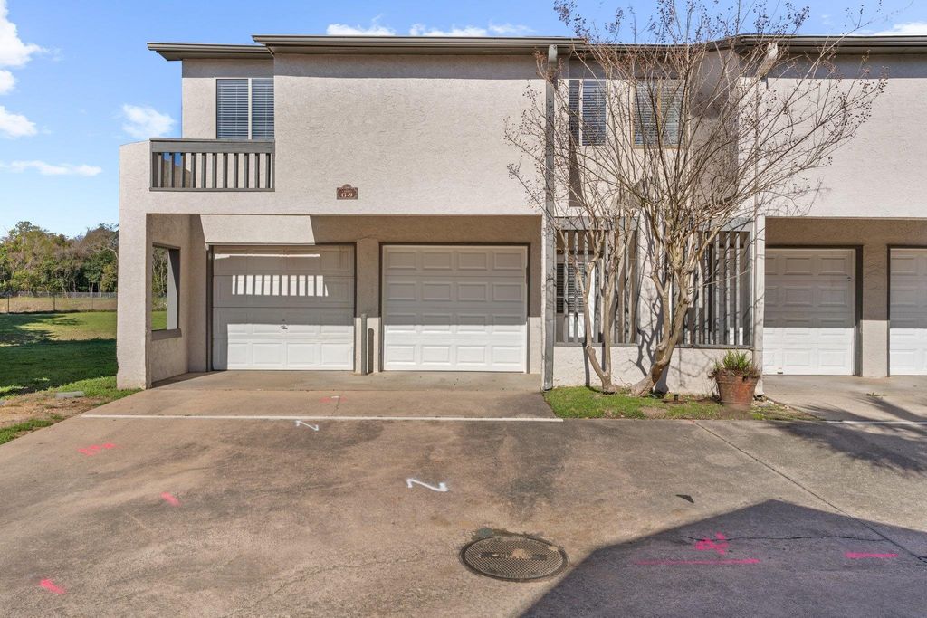 Photo of 1333 AIRPORT Drive, Tallahassee, FL 32304 (MLS # 397416)