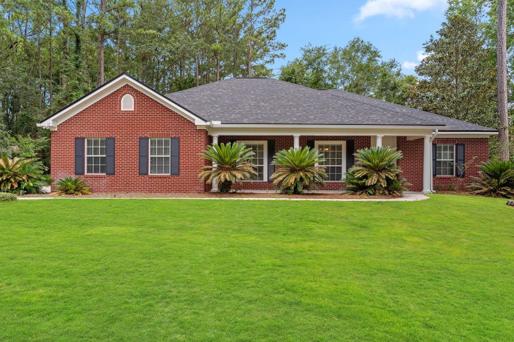 Photo of 12 Spur Trail, Crawfordville, FL 32327 (MLS # 395211)