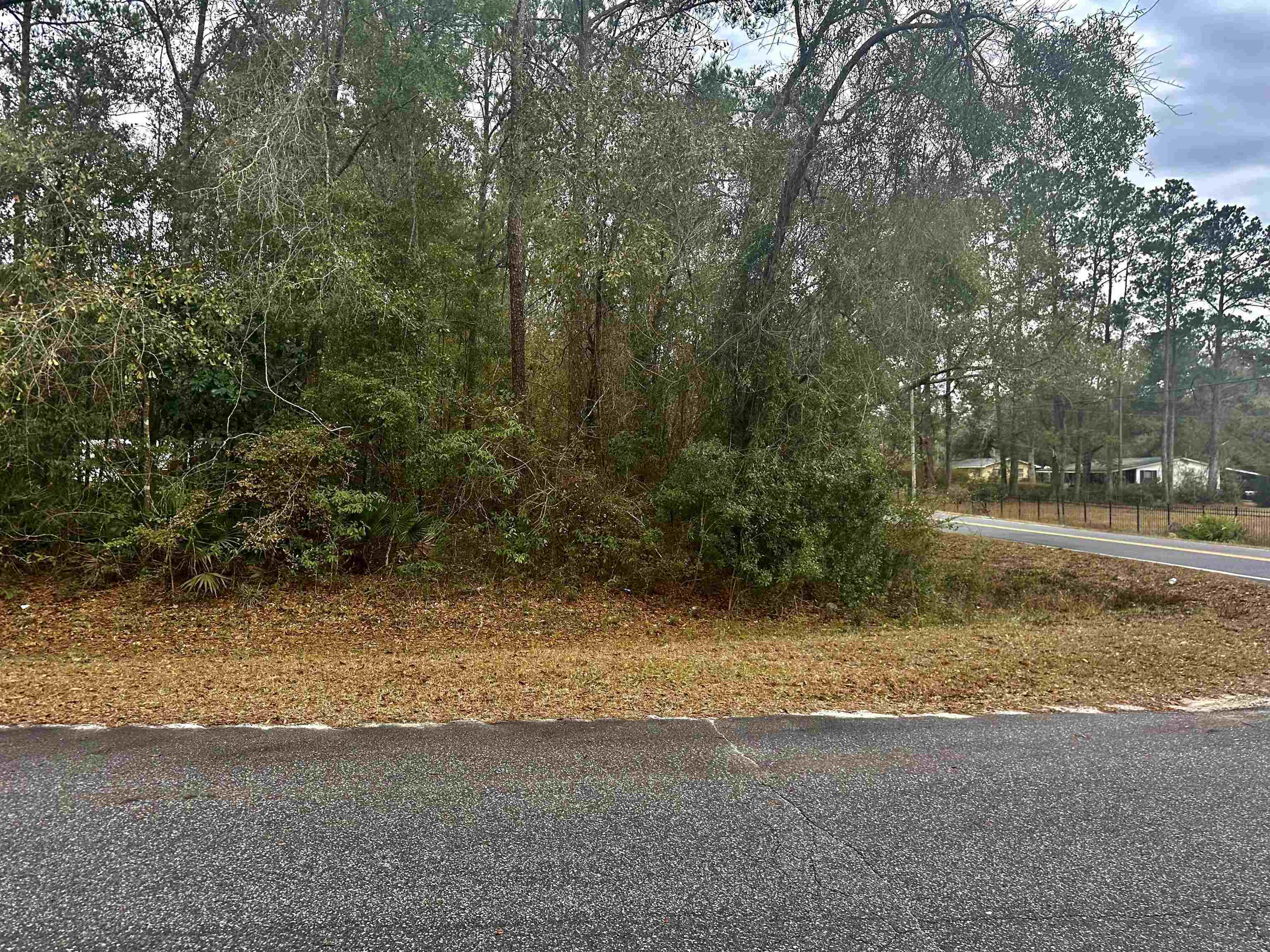 xx LUTHER HALL Road
