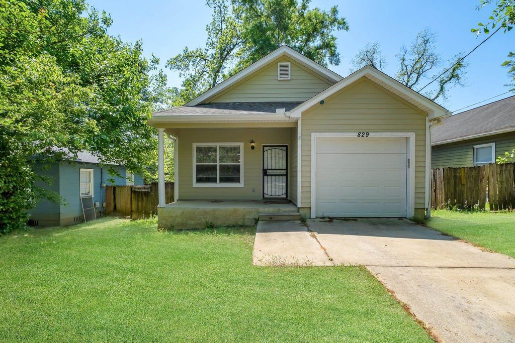 Photo of 829 Dent Street, Tallahassee, FL 32304 (MLS # 384590)