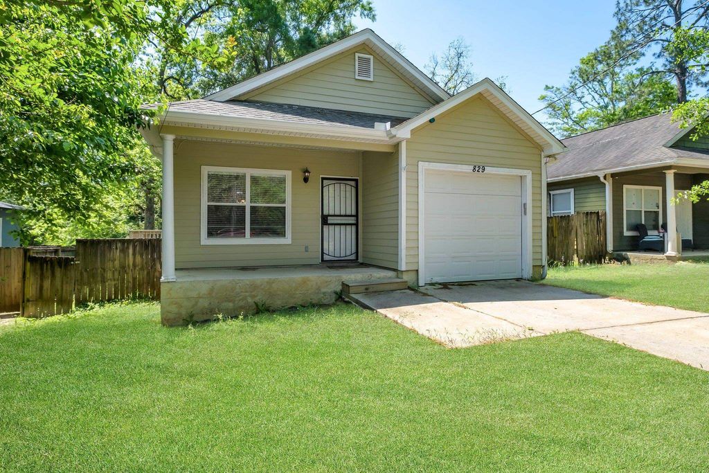 Photo of 829 Dent Street, Tallahassee, FL 32304 (MLS # 384590)