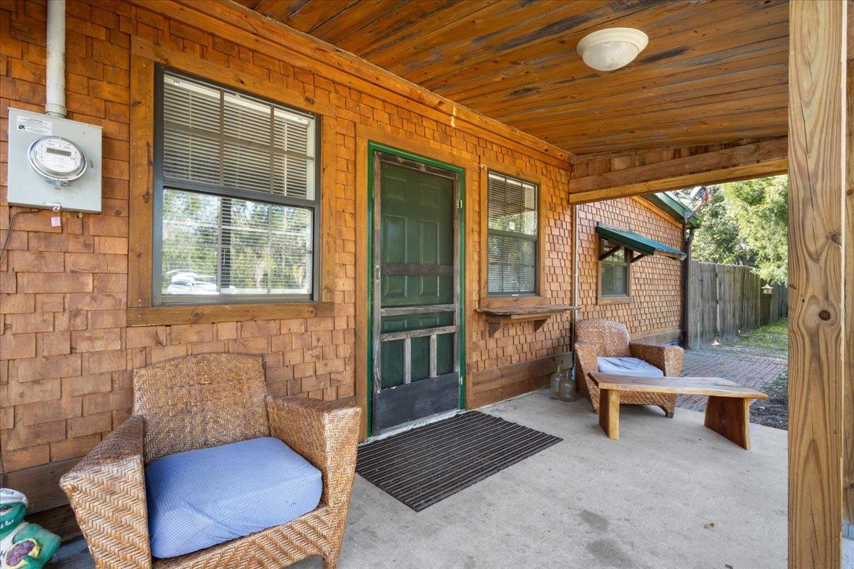 2072 Hugh Lilliott Road