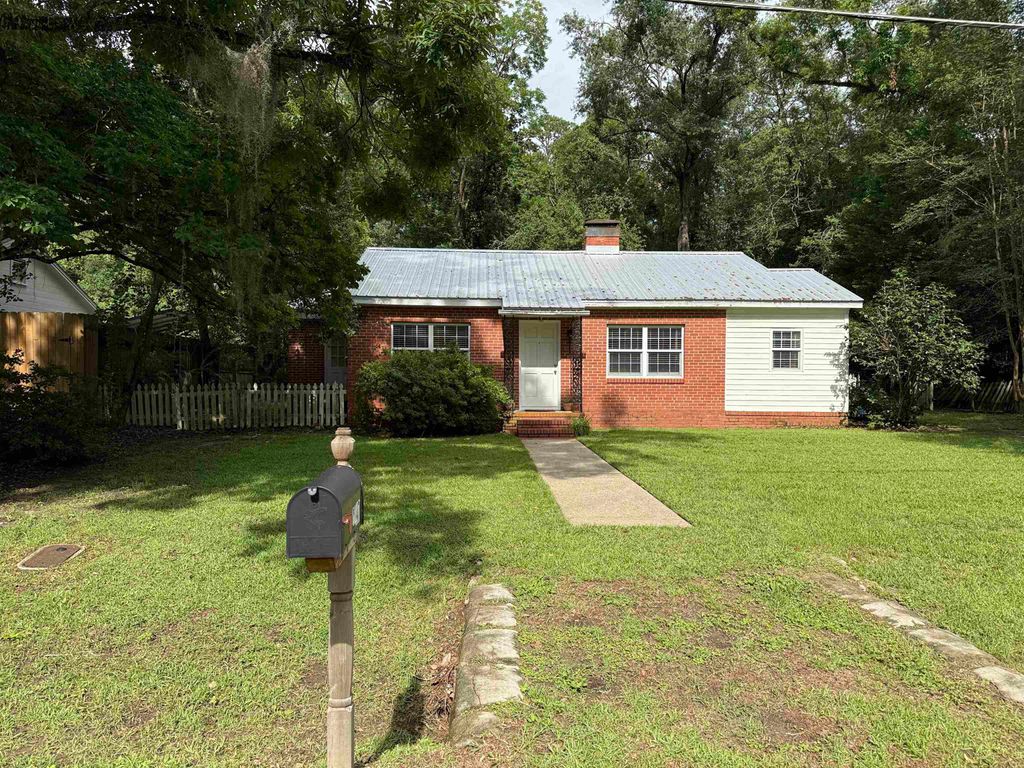 Photo of 2347 Amelia Circle, Tallahassee, FL 32304 (MLS # 393572)
