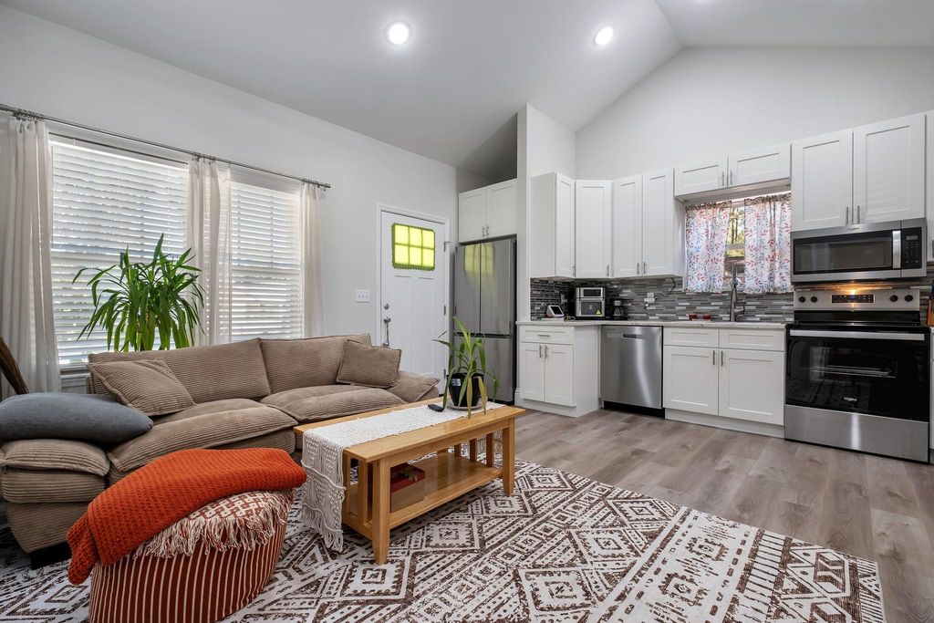 Photo of 15 Arapaho Trail, Crawfordville, FL 32327 (MLS # 392624)