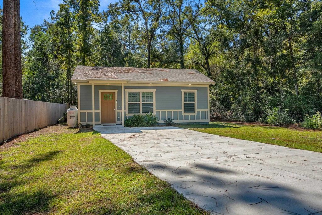 Photo of 15 Arapaho Trail, Crawfordville, FL 32327 (MLS # 392624)