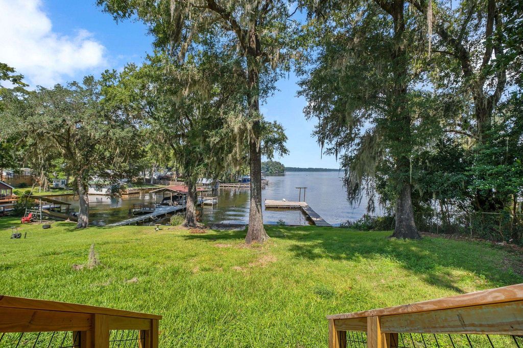 Photo of 3938 Edgewater Drive, Tallahassee, FL 32310 (MLS # 391825)