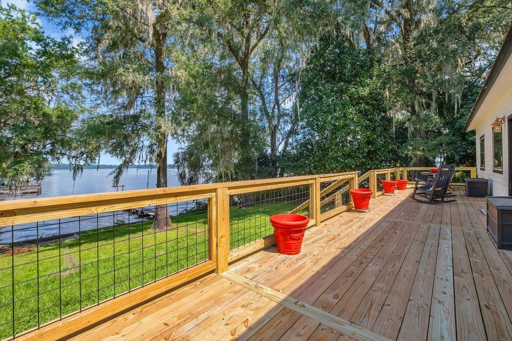 Photo of 3938 Edgewater Drive, Tallahassee, FL 32310 (MLS # 391825)