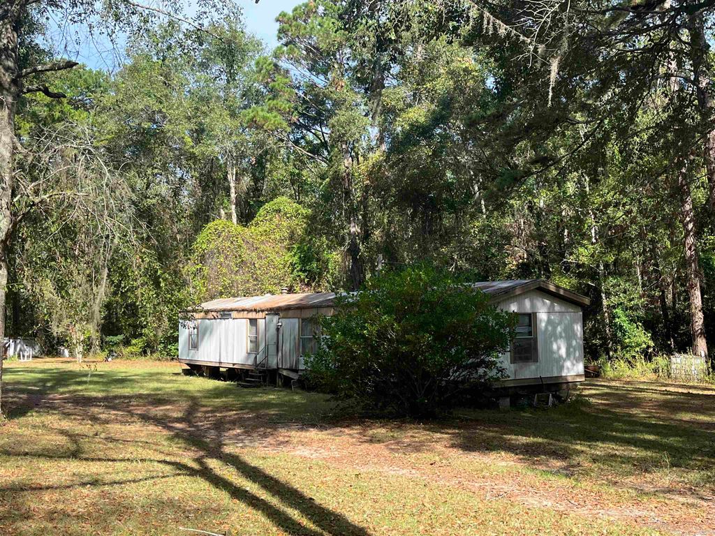 Photo of 15152 Casland Trl Trail, Tallahassee, FL 32309 (MLS # 392040)
