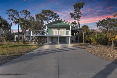 Tiny photo for 201 NW First Avenue, Steinhatchee, FL 32359 (MLS # 395345)