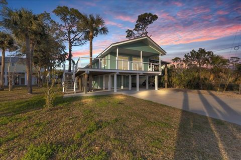 Tiny photo for 201 NW First Avenue, Steinhatchee, FL 32359 (MLS # 395345)