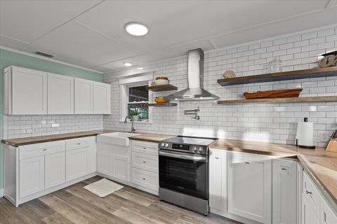 Tiny photo for 201 NW First Avenue, Steinhatchee, FL 32359 (MLS # 395345)