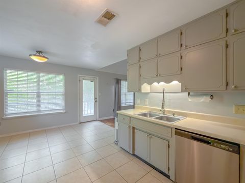 Tiny photo for 481 Stone House Road, Tallahassee, FL 32301 (MLS # 401670)
