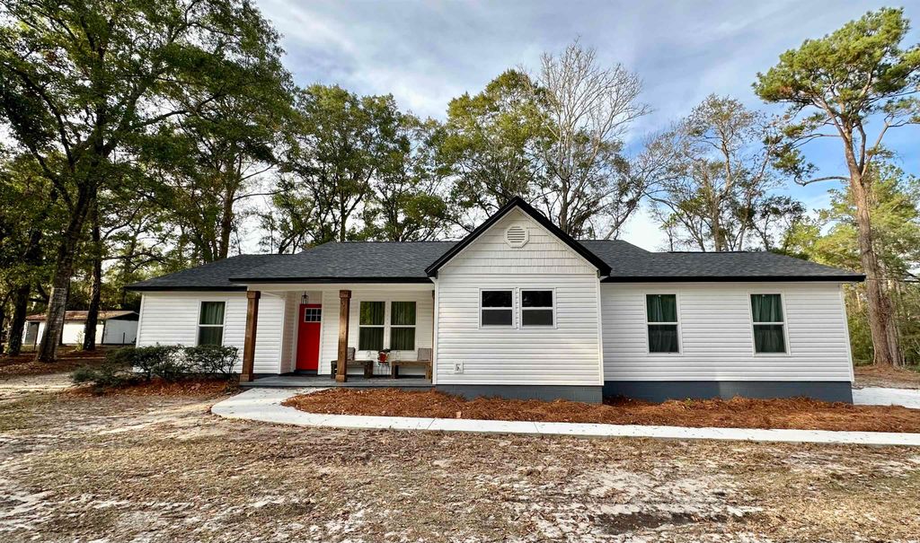 Photo of 44 Wildwood Drive, Crawfordville, FL 32327 (MLS # 393746)