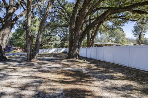 Tiny photo for 1507 Davis Road, Tallahassee, FL 32317 (MLS # 395720)
