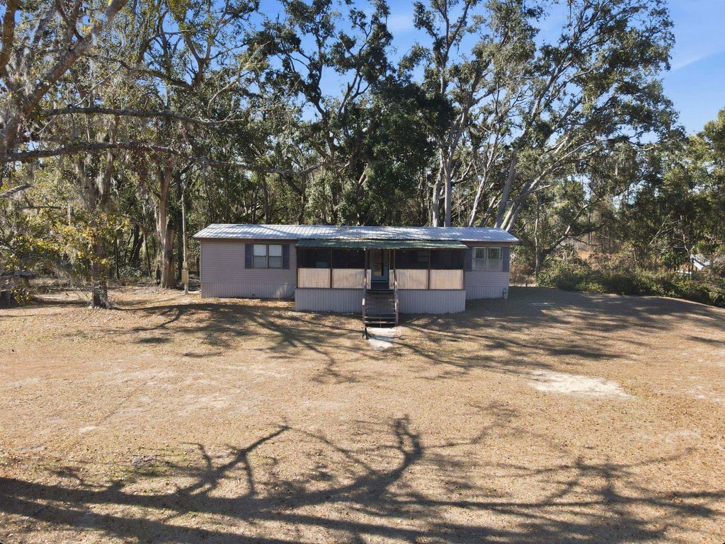 Photo of 933 NE Fir Street, Pinetta, FL 32350 (MLS # 395442)