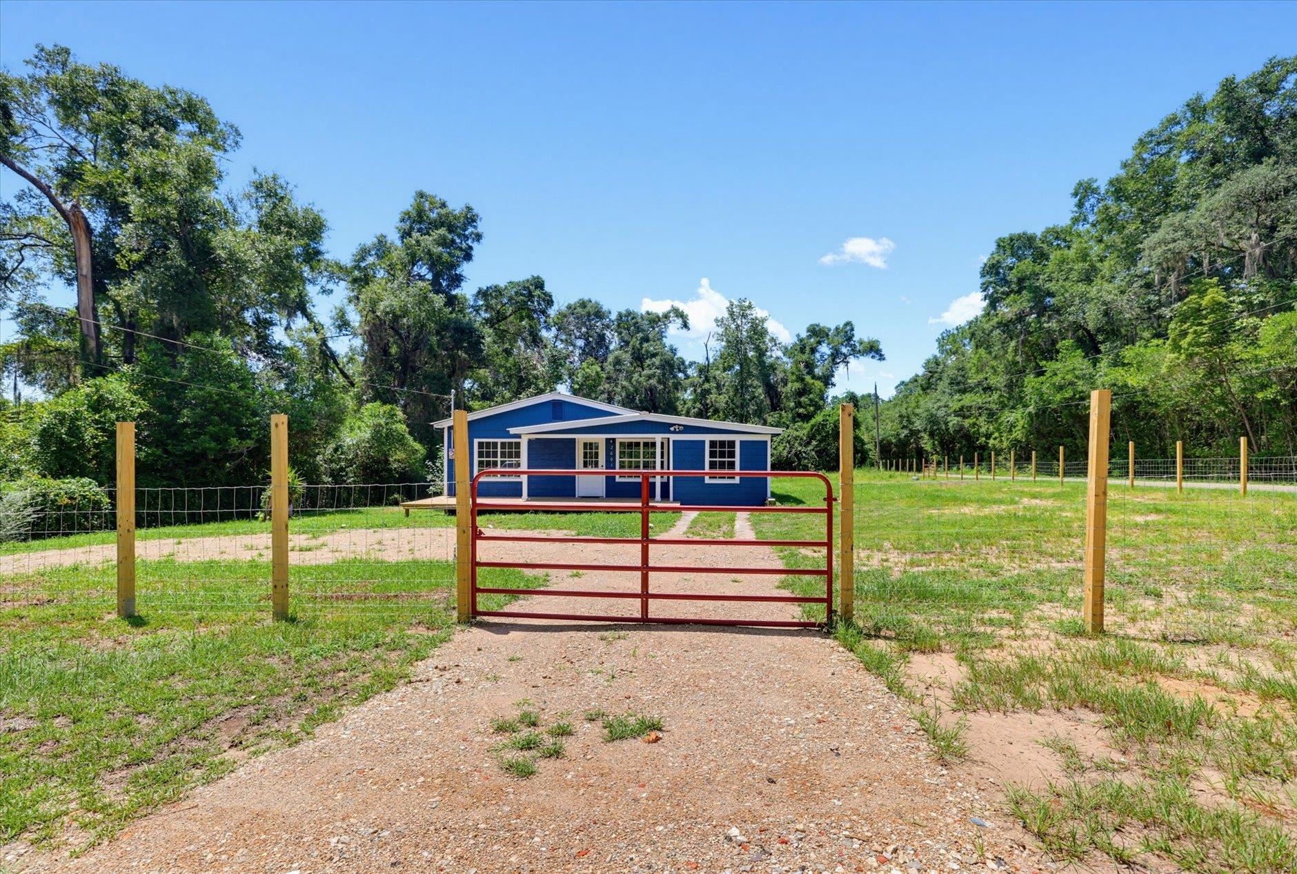 2001 Summer Lane