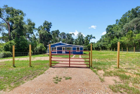 Tiny photo for 2001 Summer Lane, Tallahassee, FL 32305 (MLS # 402330)