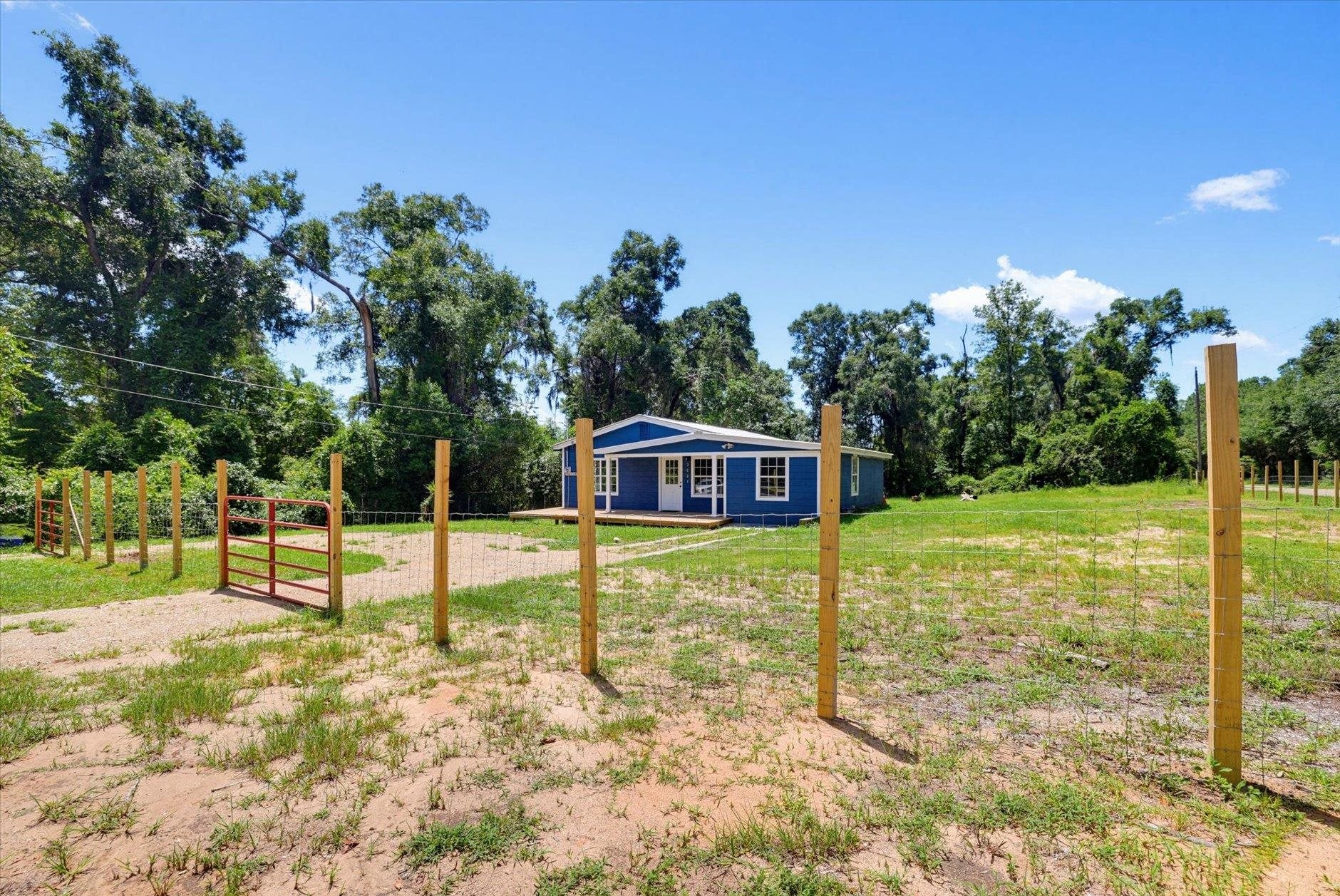 2001 Summer Lane