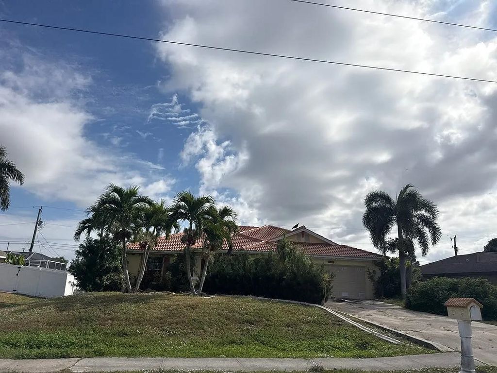 Photo of 3111 SW 20th Avenue, Other Florida, FL 33914 (MLS # 394050)