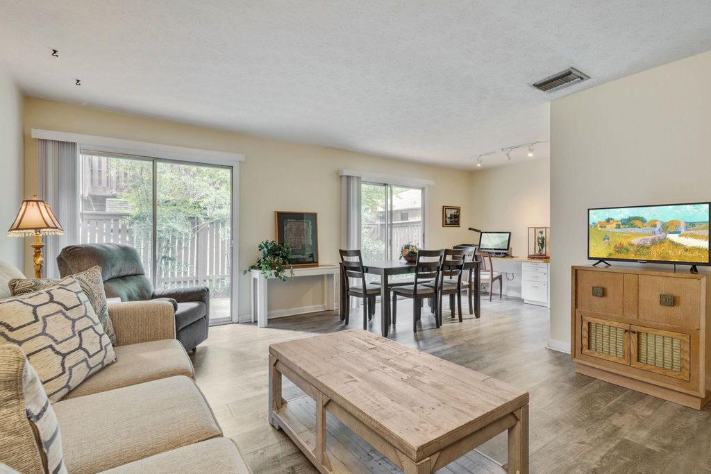 Photo of 517 Westwood Drive, Tallahassee, FL 32304 (MLS # 389982)