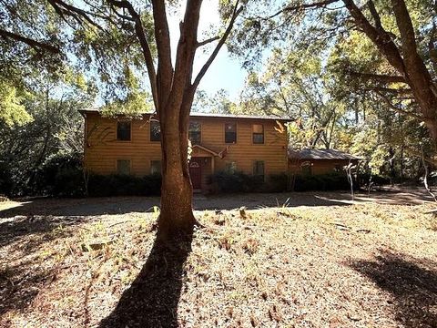 Photo of 403 Locksley Lane, Tallahassee, FL 32312 (MLS # 393361)