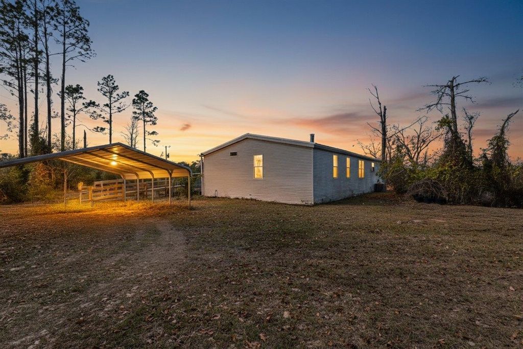 Photo of 8803 NE Rocky Ford Road, Pinetta, FL 32350 (MLS # 393940)