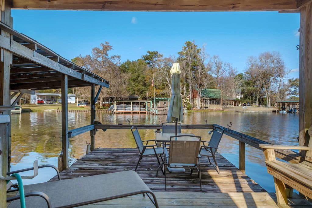 Photo of 309 DAVIDSON Street, Quincy, FL 32351 (MLS # 394419)