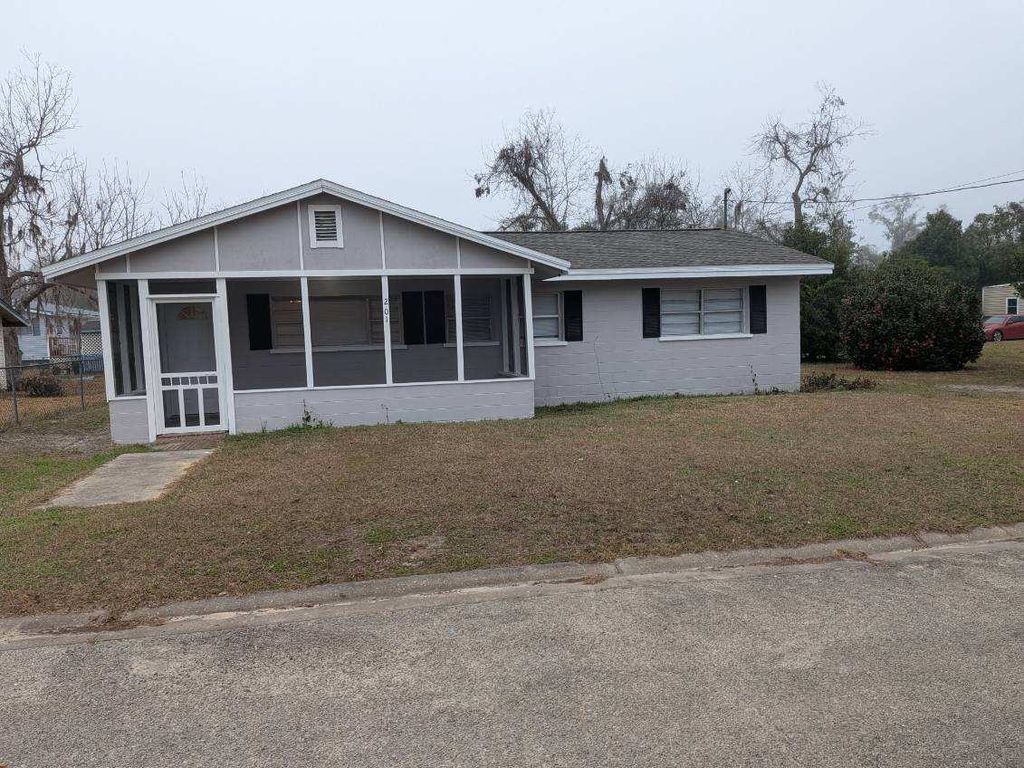 Photo of 201 SE Pride Street, Madison, FL 32340 (MLS # 395443)