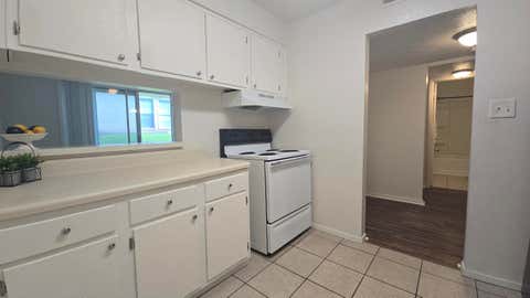Tiny photo for 2020 Continental Ave Unit 122 AVE, Tallahassee, FL 32304 (MLS # 401717)
