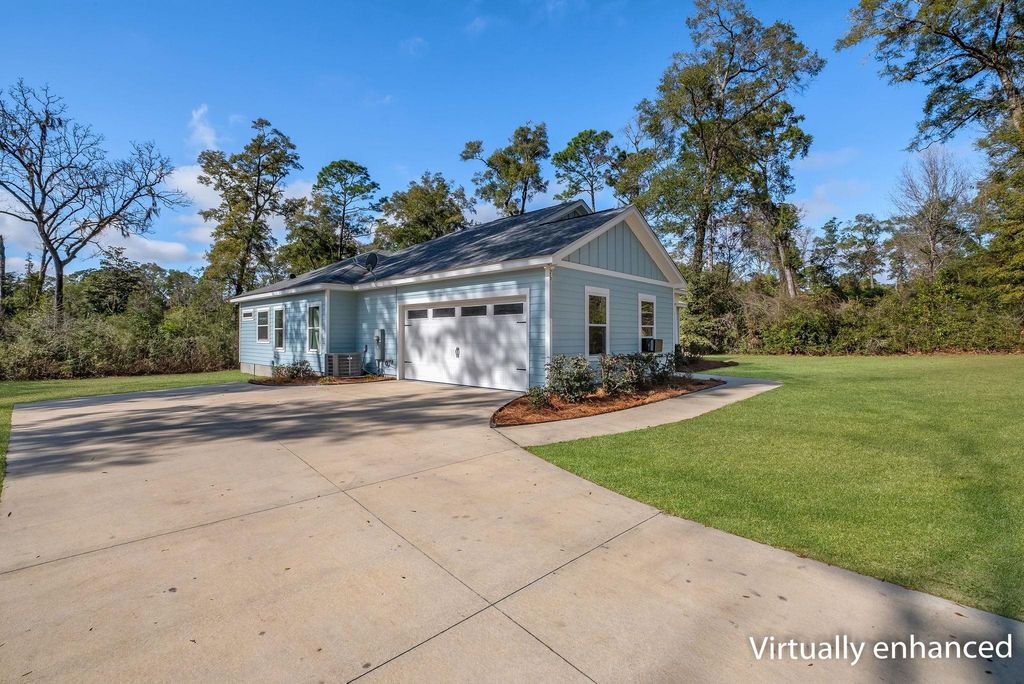 Photo of 75 Pan Cera Drive, Crawfordville, FL 32327 (MLS # 394929)