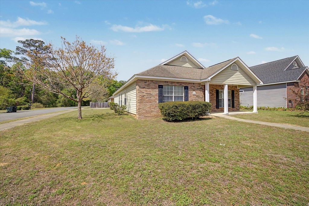 Photo of 224 MYDDELTON TRCE Trce, Tallahassee, FL 32317 (MLS # 397998)