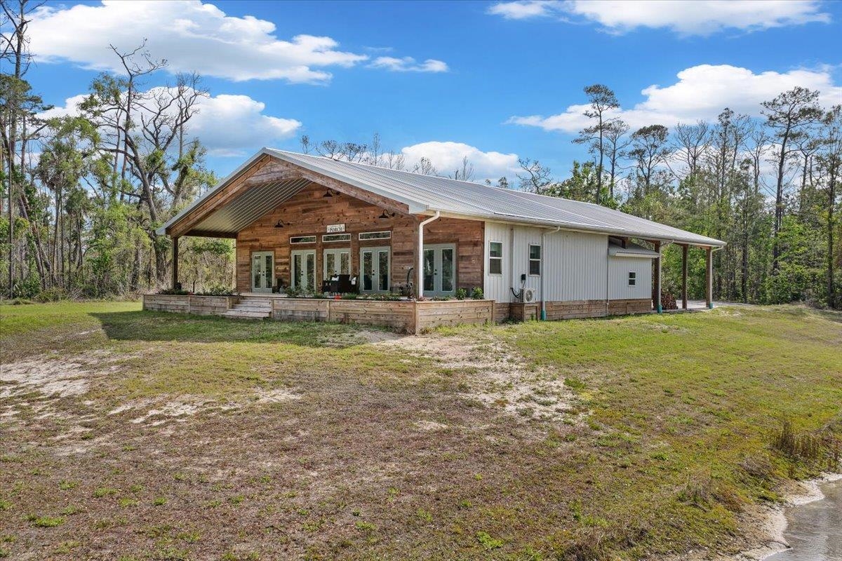 Photo 1 of 70 — 539 NW 5th Avenue, Steinhatchee, FL 32359