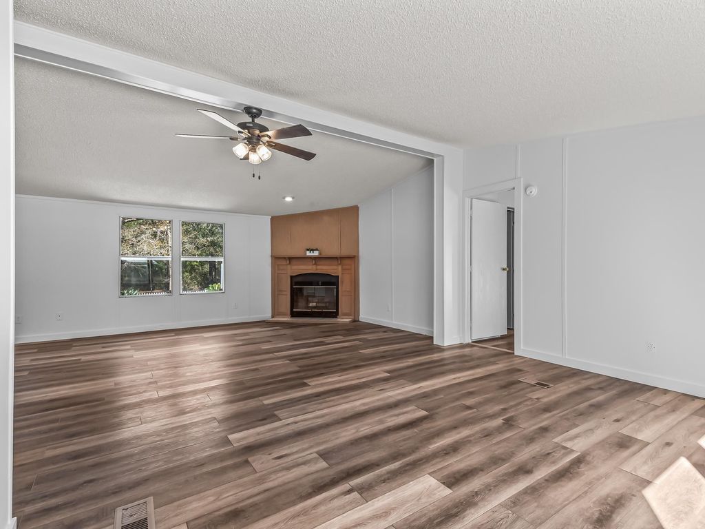 Photo of 48 Lake Ellen Shores Drive, Crawfordville, FL 32327 (MLS # 395777)