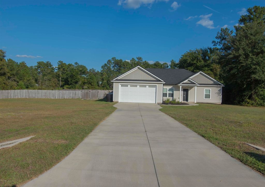 Photo of 109 Scenic Stream Circle, Crawfordville, FL 32327 (MLS # 394606)