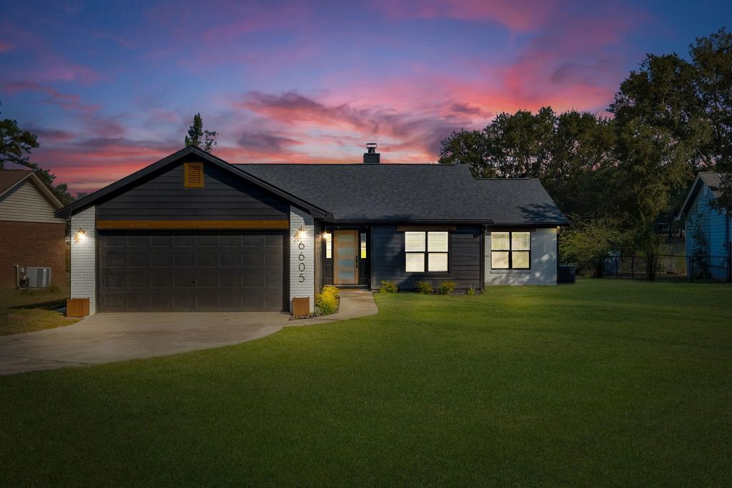 Photo of 6605 Donerail Trail, Tallahassee, FL 32309 (MLS # 394505)