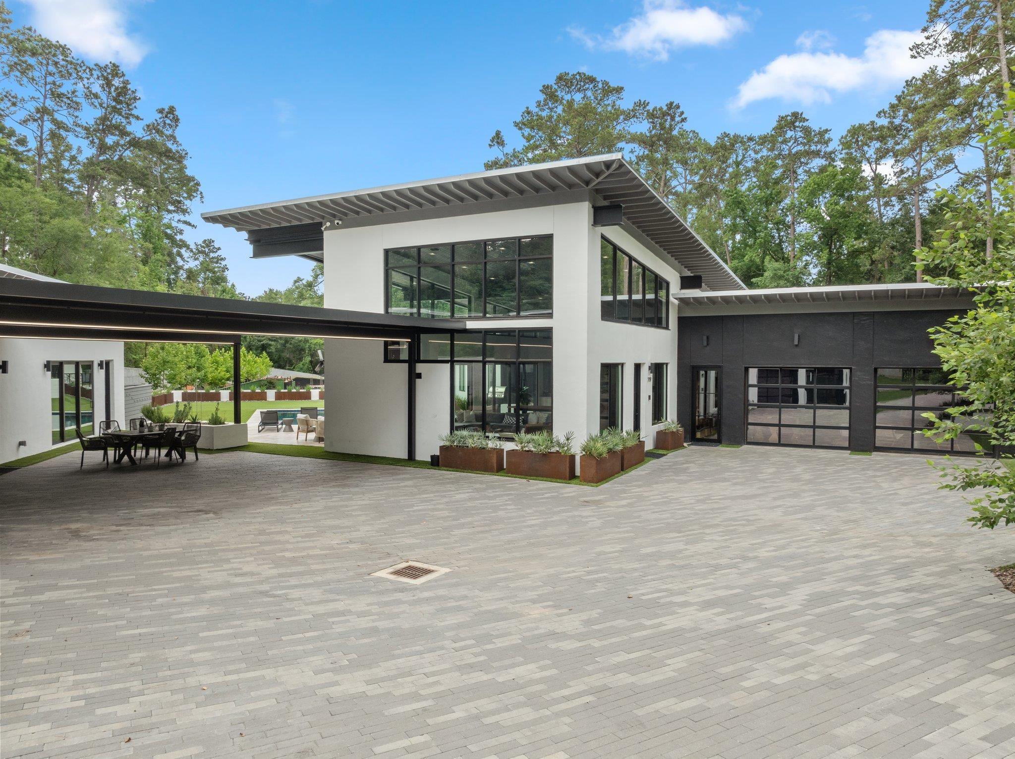 719 Middlebrooks Circle