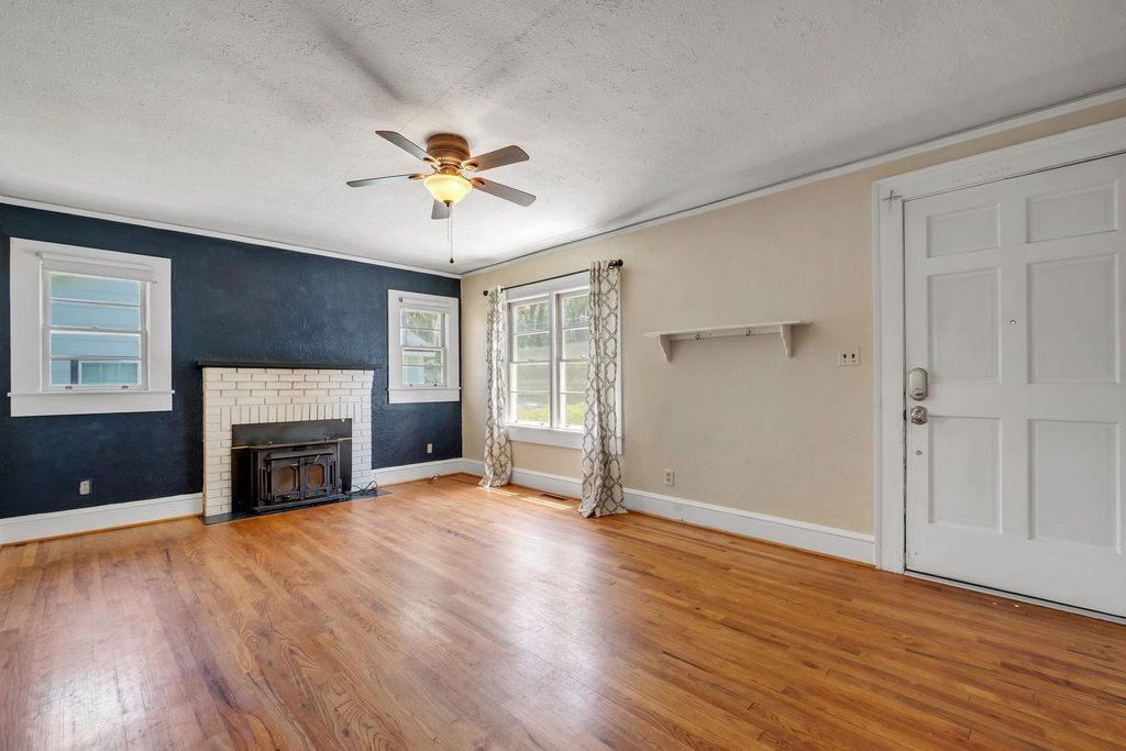Photo of 130 OAK Street, Tallahassee, FL 32301 (MLS # 400825)