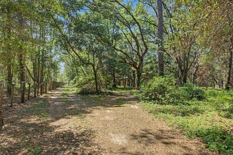 Tiny photo for 7000 VETERANS MEMORIAL Drive, Tallahassee, FL 32309 (MLS # 400263)