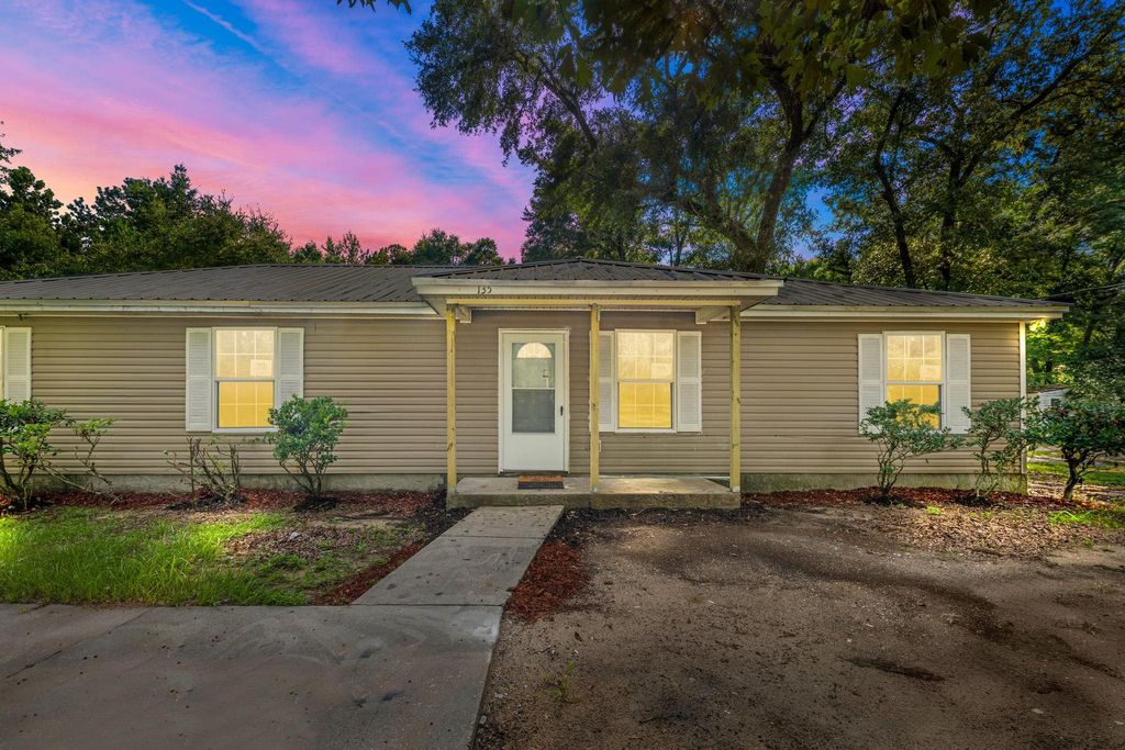 Photo of 135 Ball Farm Road, Quincy, FL 32352 (MLS # 389818)