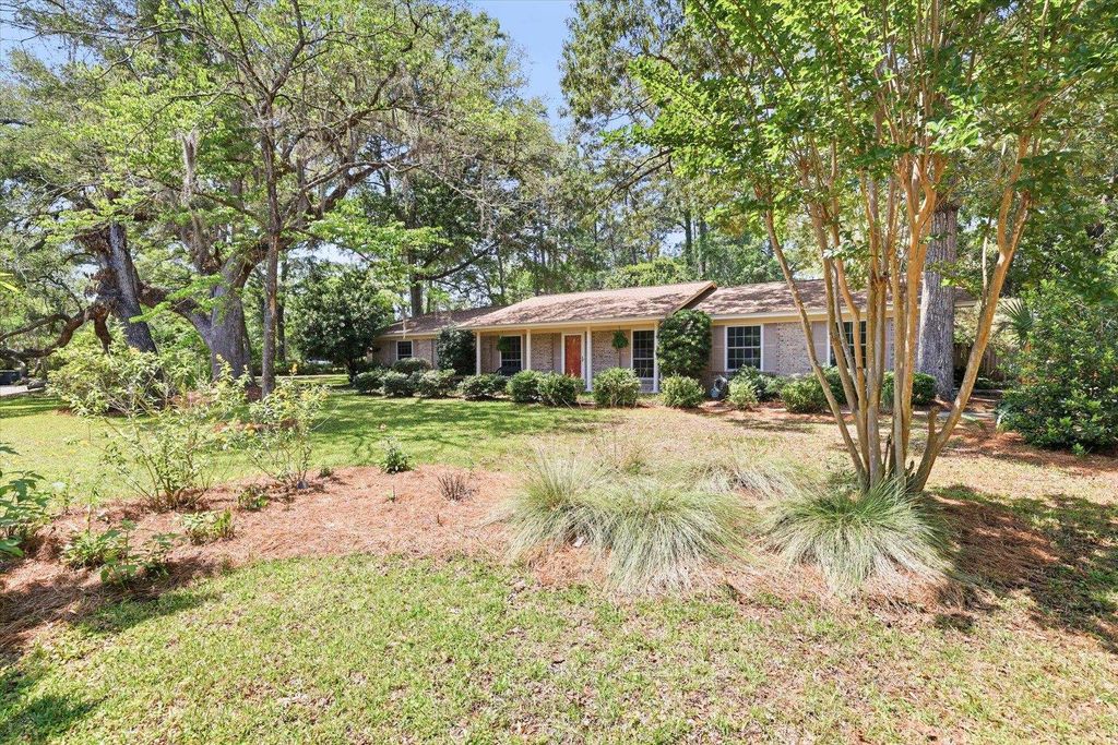 Photo of 2316 BRAEBURN Circle, Tallahassee, FL 32309 (MLS # 399316)
