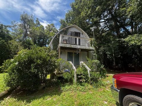 Tiny photo for 2905 Natural Bridge Road, Tallahassee, FL 32305 (MLS # 402969)