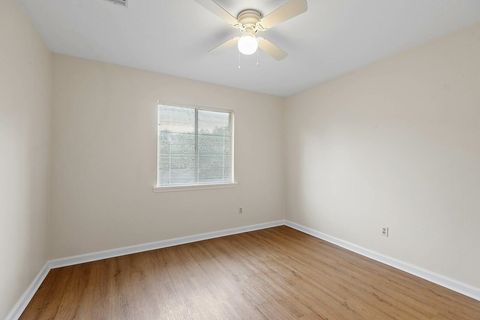 Tiny photo for 2188 Claremont A Lane #A, Tallahassee, FL 32301 (MLS # 401503)