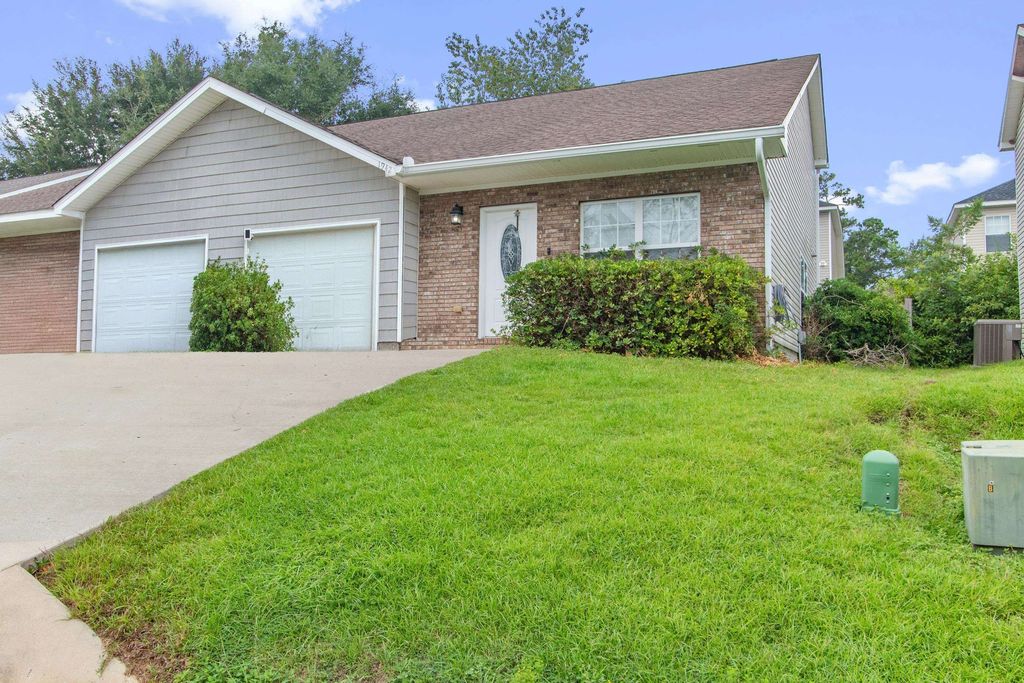 Photo of 1942 Nena Hills Drive, Tallahassee, FL 32304 (MLS # 389875)